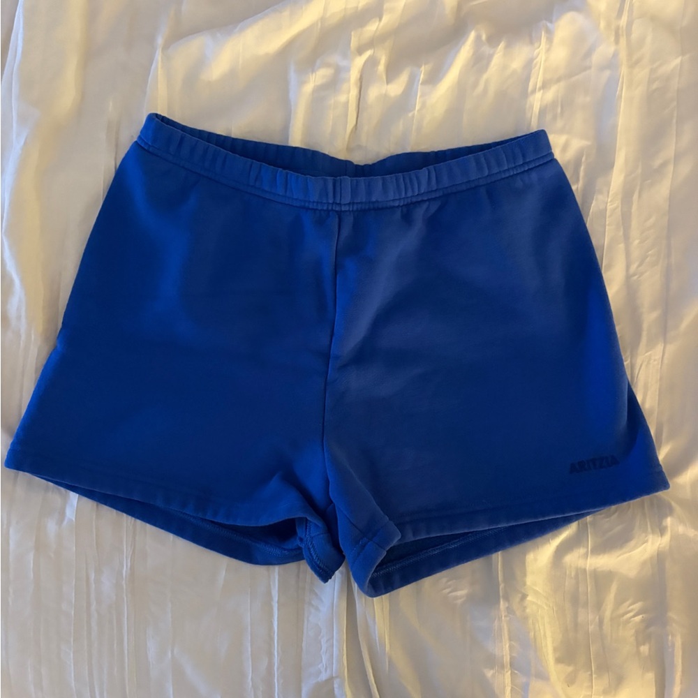 Aritzia Perfect Sweatfleece shorts (JAZZ BLUE)